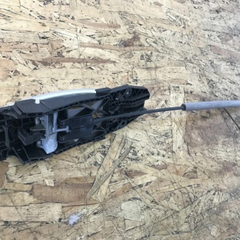 Miner usa dreapta fata / Volkswagen Golf MK6 2009 / Caroserie, oglinzi si faruri