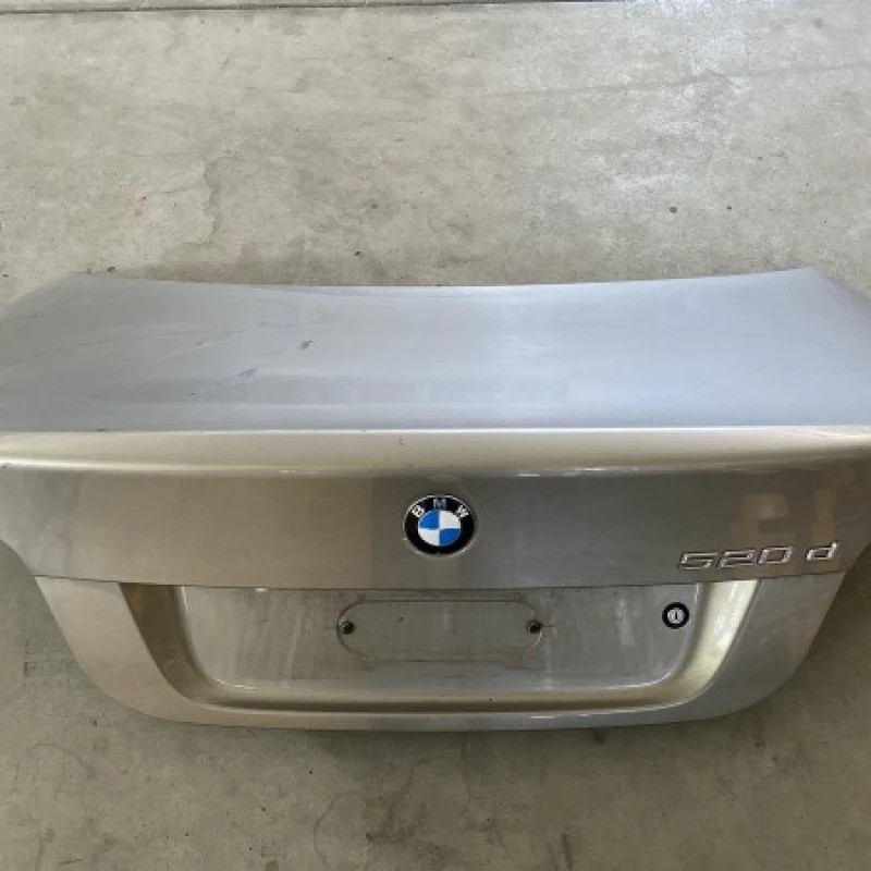 Capota spate portbagaj / BMW Seria 5 E60 2009 / Caroserie, oglinzi si faruri