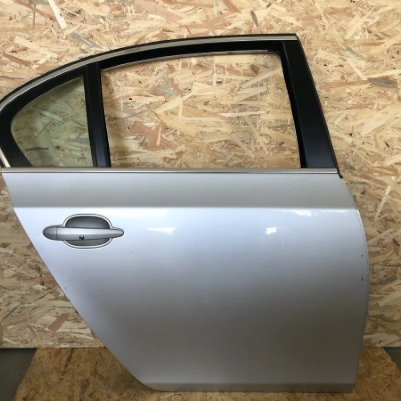 Usa dreapta spate / BMW Seria 5 E60 2009 / Caroserie, oglinzi si faruri