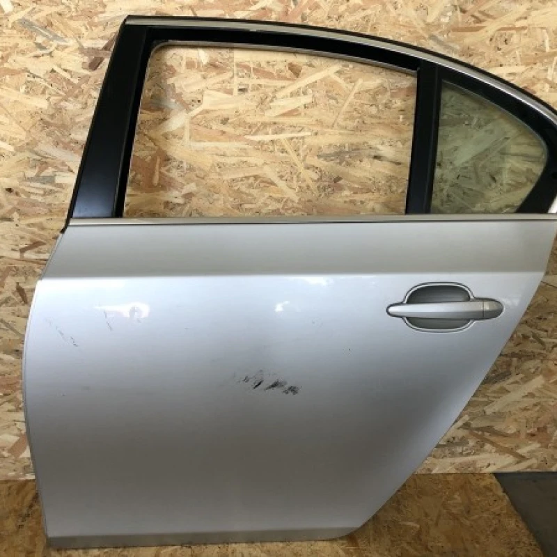 Usa stanga spate BMW 