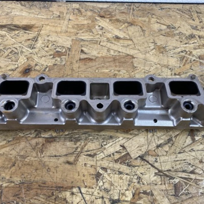 Rampa injectoare / Volkswagen Golf MK6 2009 / Motor, racire si evacuare