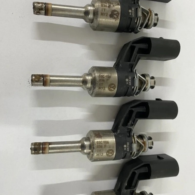 Injector / Volkswagen Golf MK6 2009 / Motor, racire si evacuare