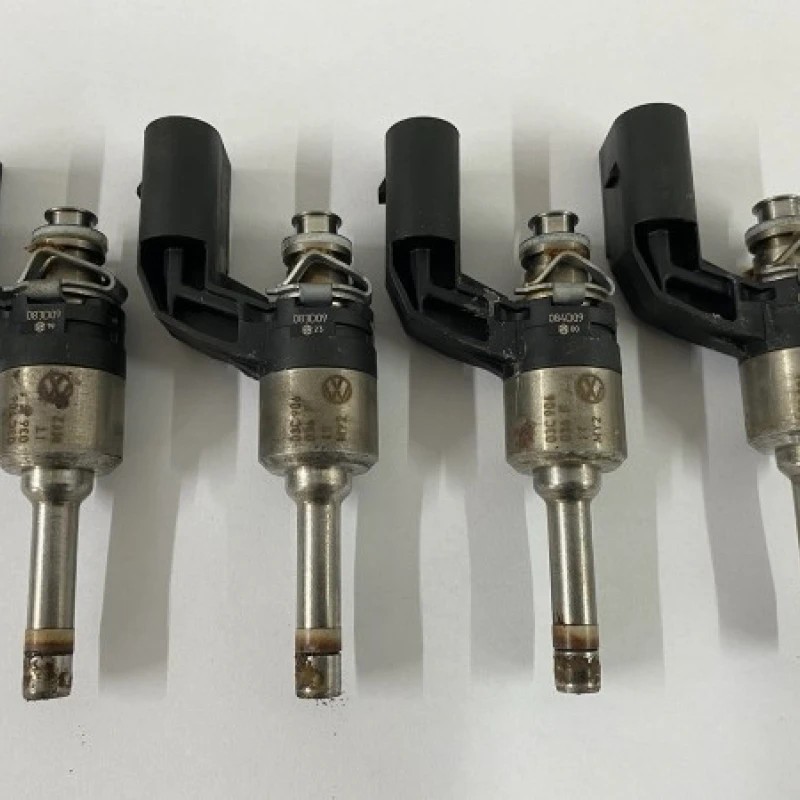 Injector / Volkswagen Golf MK6 2009 / Motor, racire si evacuare