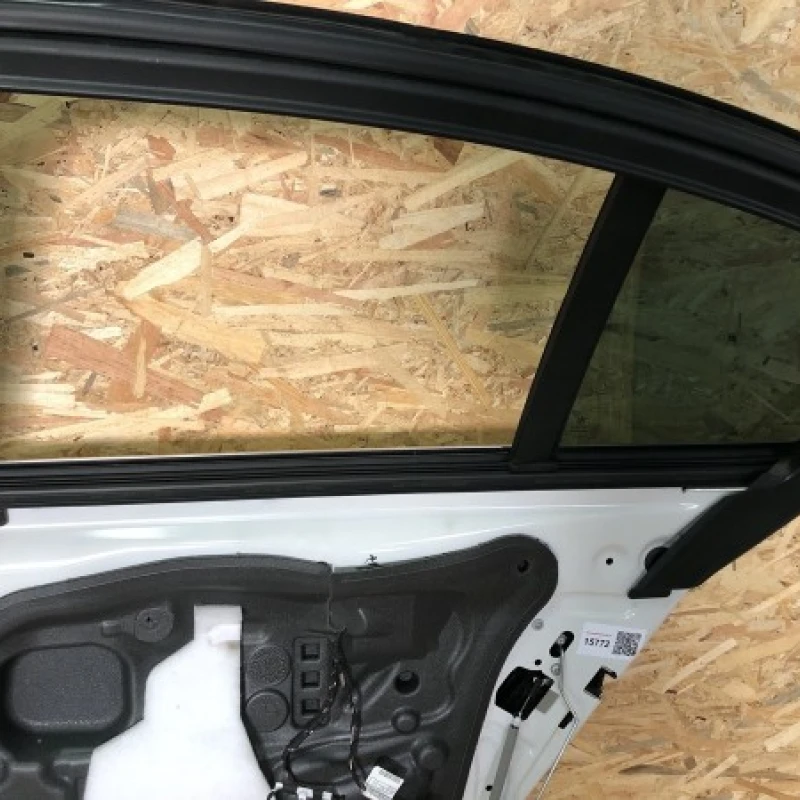Geam dreapta spate BMW 