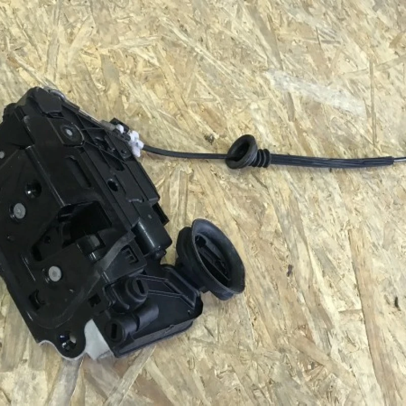 Iala broasca usa dreapta spate / Volkswagen Golf MK6 2009 / Caroserie, oglinzi si faruri