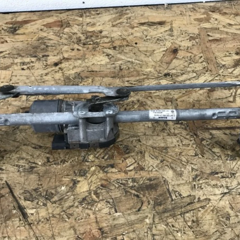 Ansamblu stergator cu motoras / Volkswagen Golf MK6 2009 / Caroserie, oglinzi si faruri