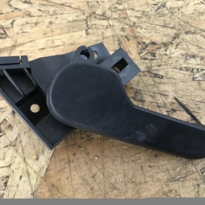 Miner deschidere capota fata / Volkswagen Golf MK6 2009 / Caroserie, oglinzi si faruri