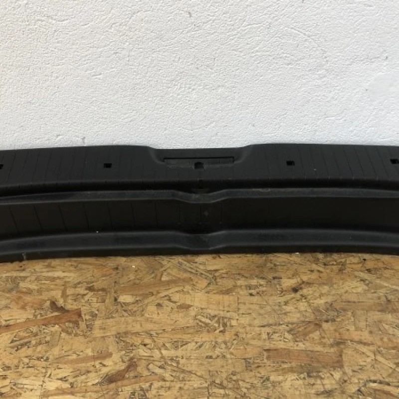 Plastic portbagaj / Mercedes-Benz A Class W169 2010 / Interior