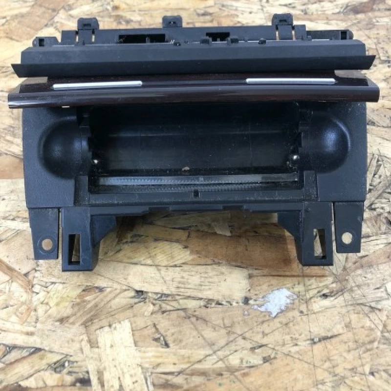 Scrumiera / BMW Seria 5 E61 2007 / Interior