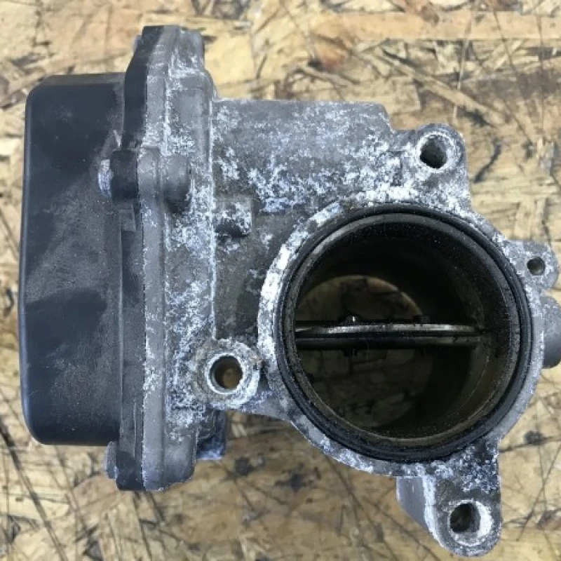 Clapeta acceleratie / Volkswagen Touran 1T 2014 / Motor, racire si evacuare