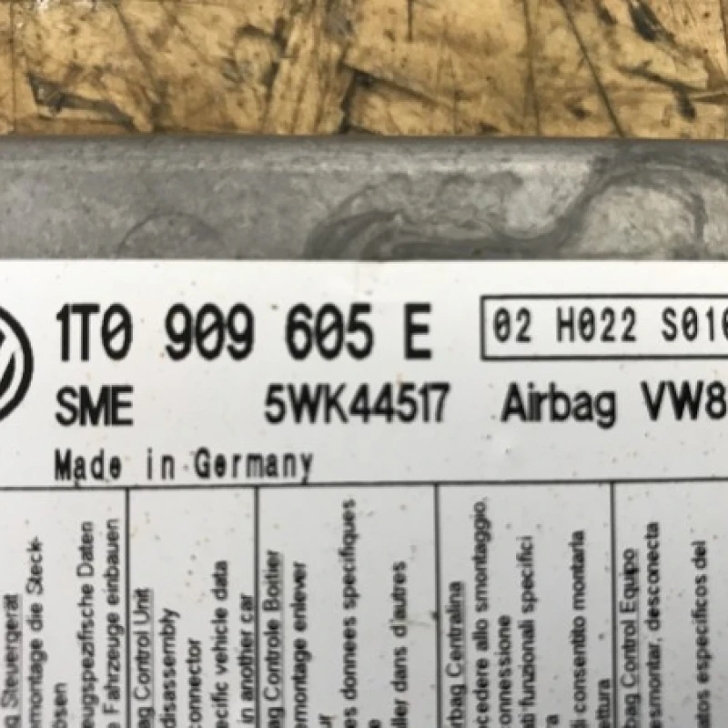 Modul calculator airbag / Volkswagen Touran 1T 2014 / Audio si electronice