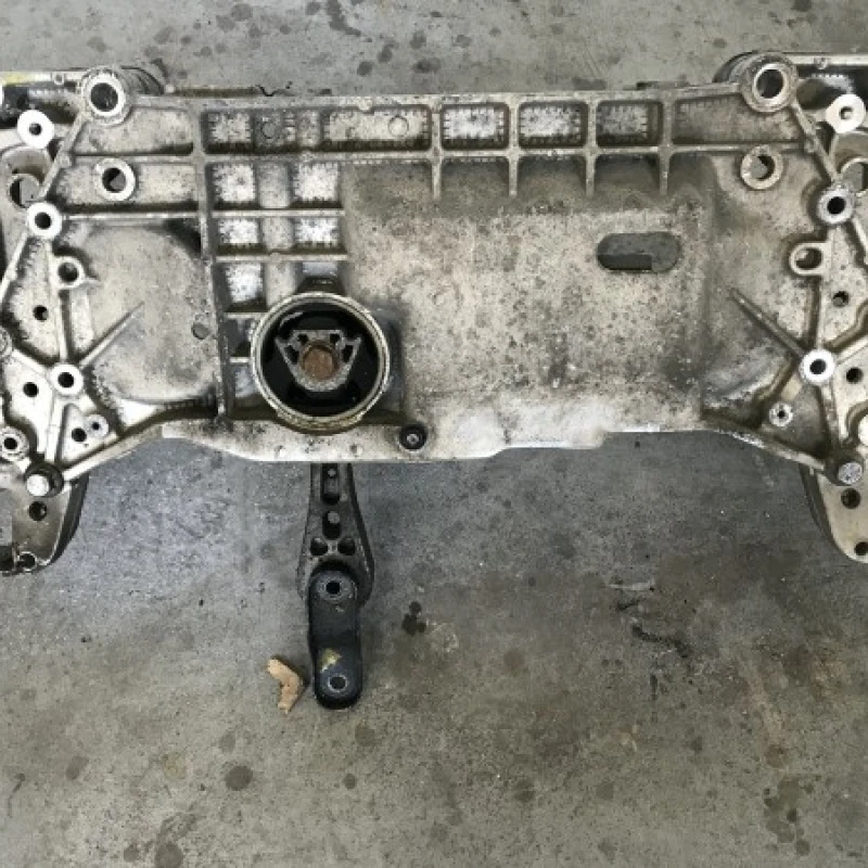 Punte fata jug motor / Volkswagen Touran 1T 2014 / Caroserie, oglinzi si faruri