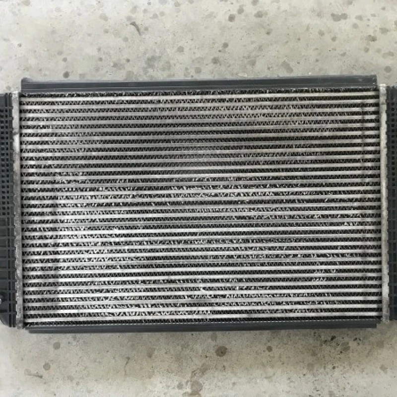 Radiator intercooler / Volkswagen Touran 1T 2014 / Motor, racire si evacuare