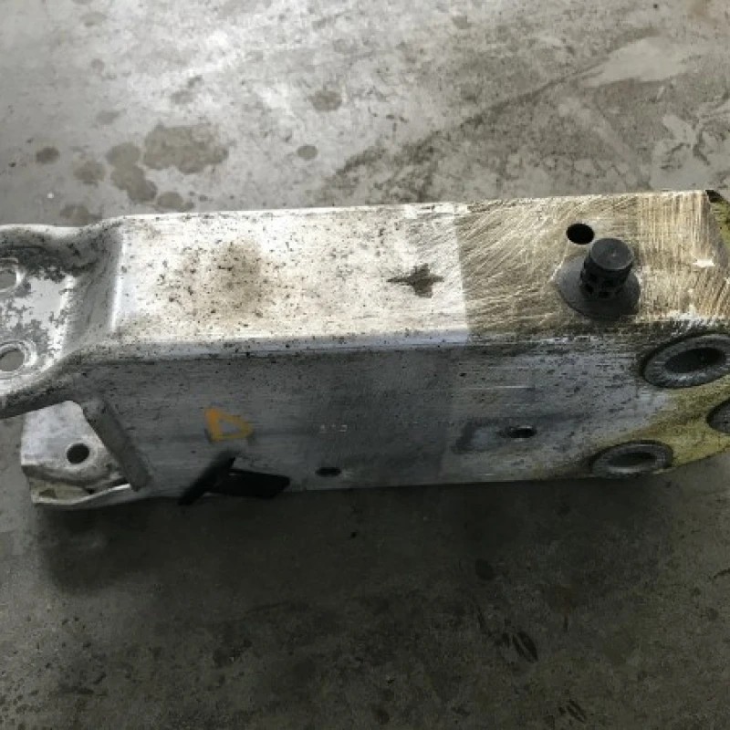 Capat lonjeron dr / BMW Seria 5 F10 2012 / Caroserie, oglinzi si faruri