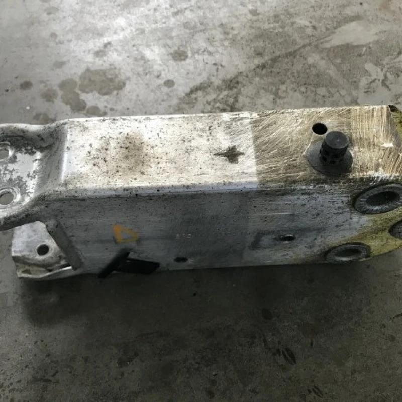 Capat lonjeron dr / BMW Seria 5 F10 2012 / Caroserie, oglinzi si faruri