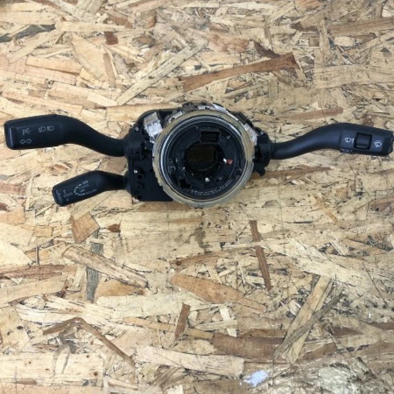 Spira volan cu manete / Audi A4 B7 2007 / Audio si electronice