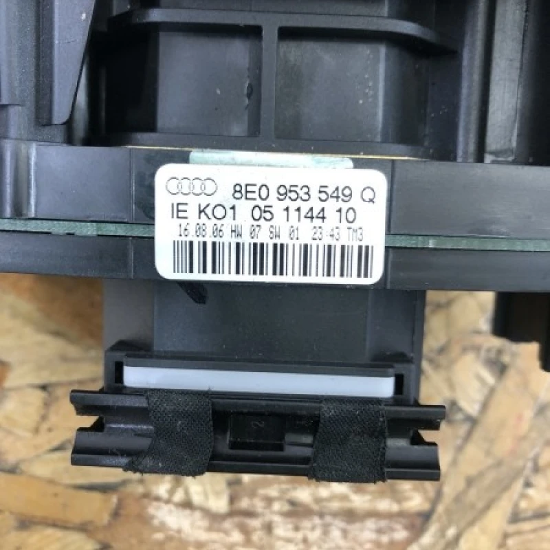 Spira volan cu manete / Audi A4 B7 2007 / Audio si electronice