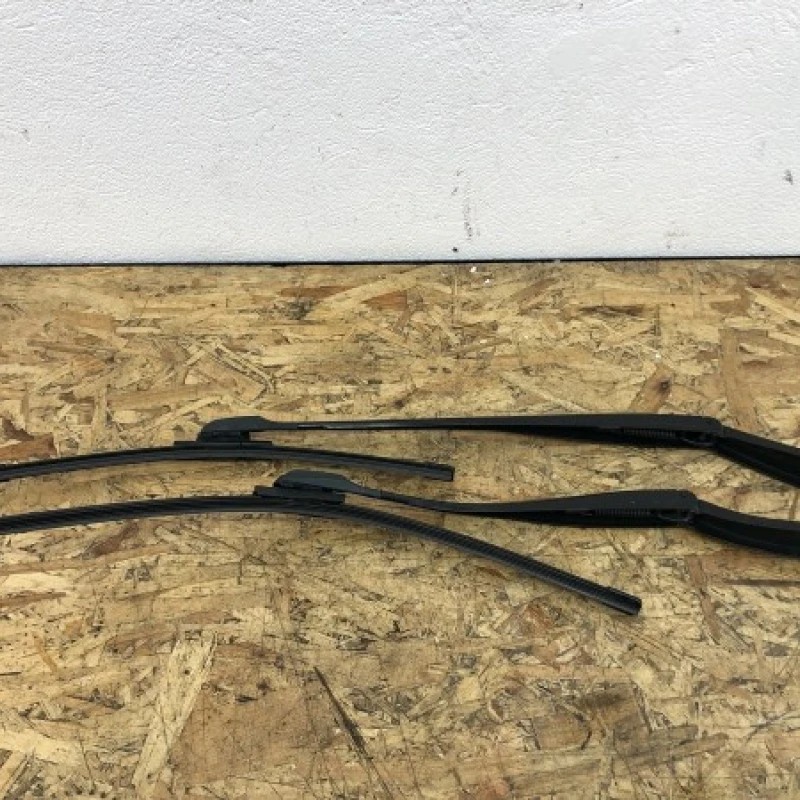 Brate stergatoare volan stanga / BMW Seria 5 F10 2012 / Caroserie, oglinzi si faruri