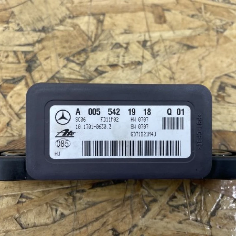 Senzor acceleratie Mercedes-Benz 