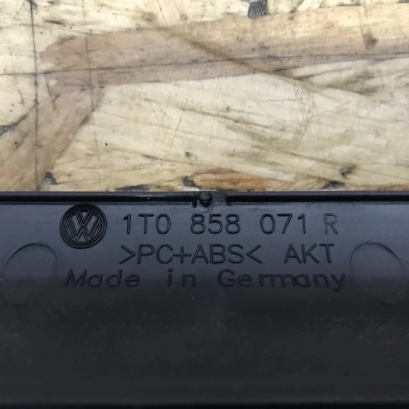 Rama centrala bord / Volkswagen Tiguan 5N 2011 / Interior