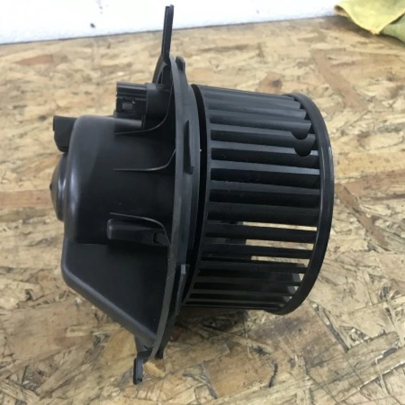 Ventilator bord aeroterma / Volkswagen Touran 1T 2014 / Climatizare