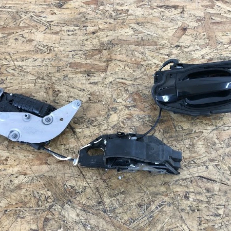 Iala broasca usa dreapta spate softclose BMW 