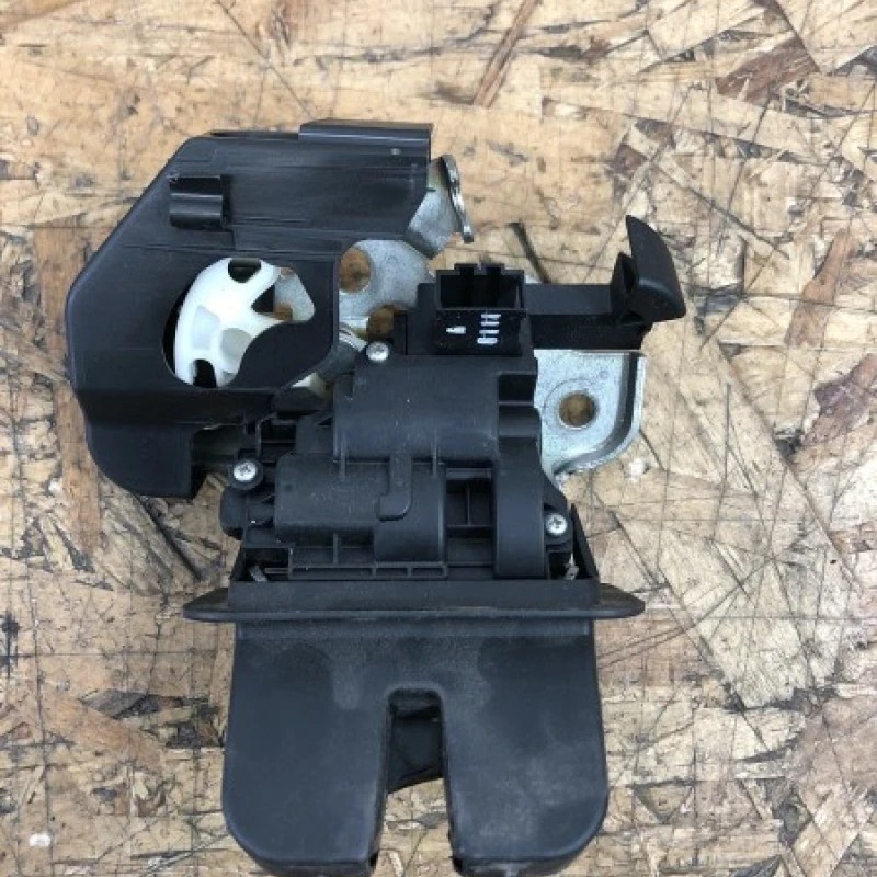 Broasca iala incuietoare haion Audi A5 8T 2011