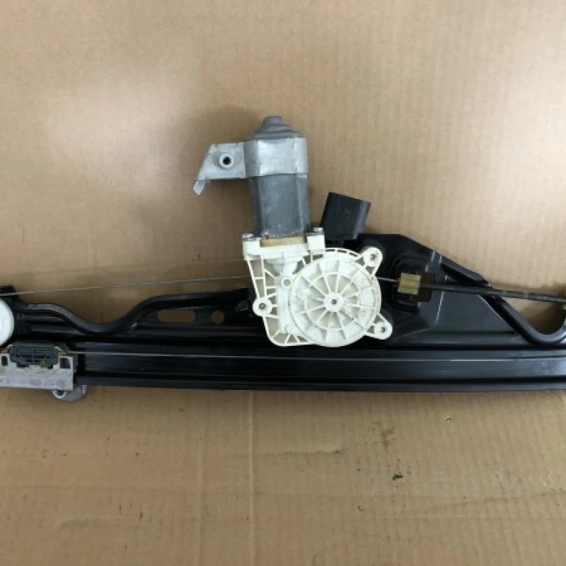 Macara cu motoras geam stanga fata BMW Seria 5 E61 2007