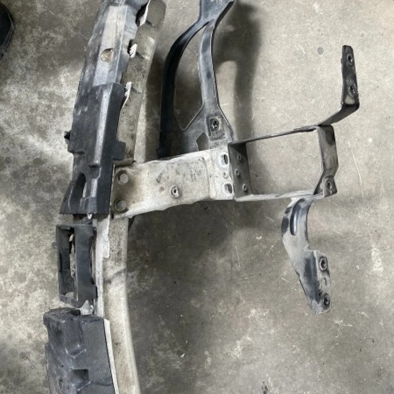 Armatura bara fata / BMW Seria 5 E61 2007 / Caroserie, oglinzi si faruri