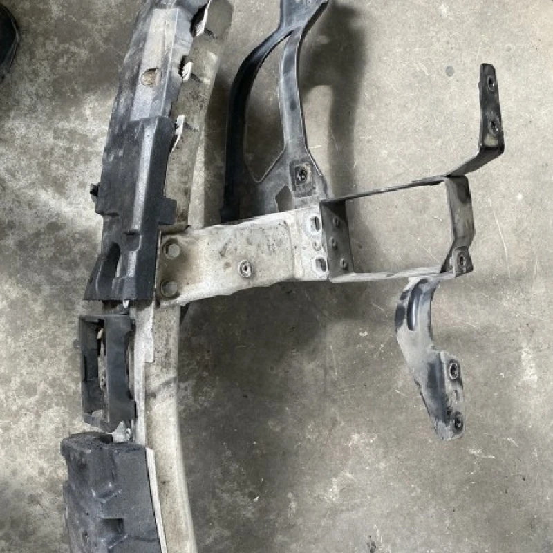 Armatura bara fata / BMW Seria 5 E61 2007 / Caroserie, oglinzi si faruri