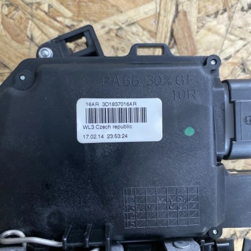 Iala broasca usa dreapta fata / Volkswagen Touran 1T 2014 / Caroserie, oglinzi si faruri