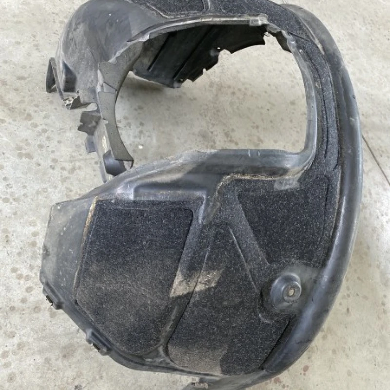 Carenaj dreapta fata original / BMW Seria 5 E61 2007 / Caroserie, oglinzi si faruri