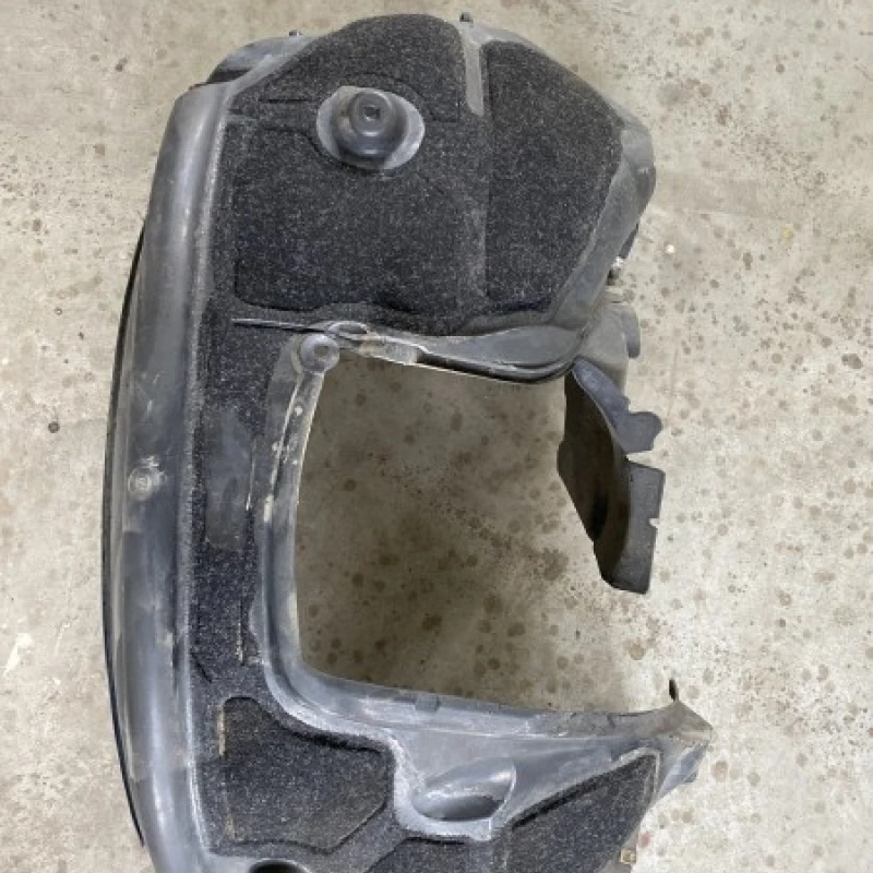 Carenaj stanga fata original / BMW Seria 5 E61 2007 / Caroserie, oglinzi si faruri