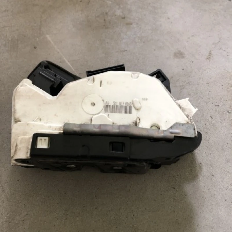 Iala broasca usa dreapta fata Volkswagen 
