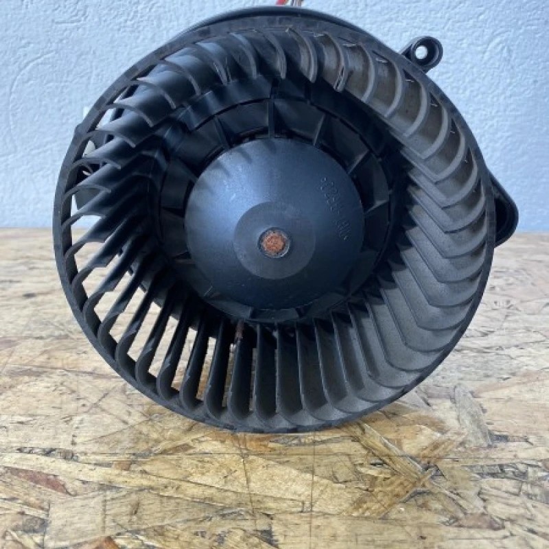 Ventilator bord aeroterma / Audi A4 B7 2007 / Climatizare