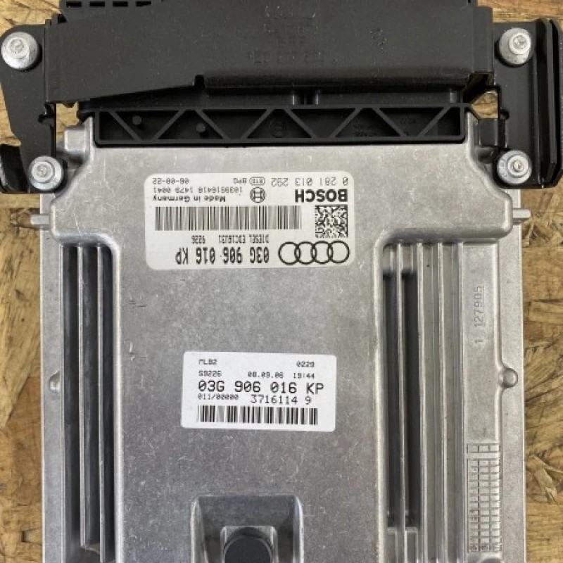 Calculator motor ECU / Audi A4 B7 2007 / Motor, racire si evacuare