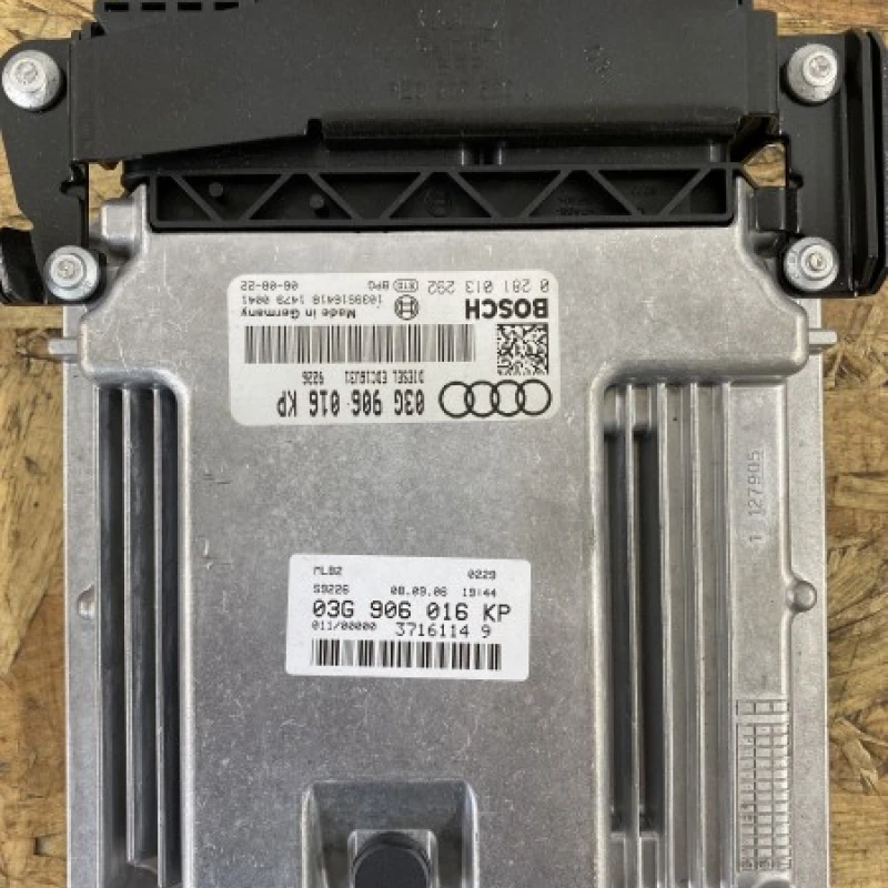 Calculator motor ECU Audi 