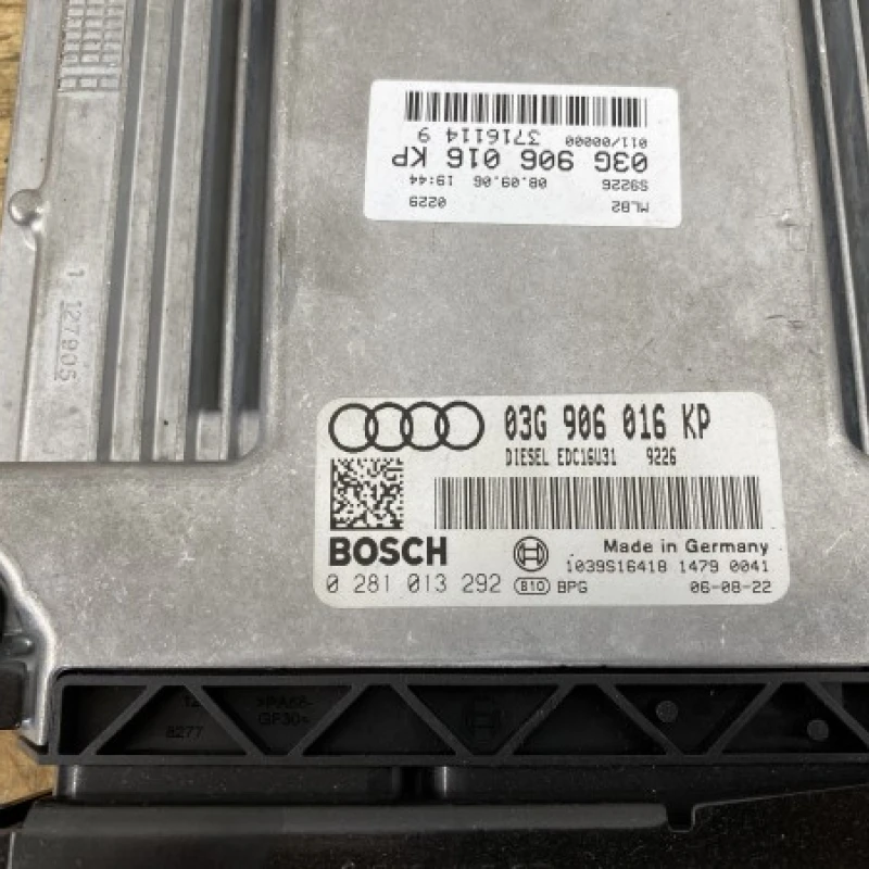 Calculator motor ECU / Audi A4 B7 2007 / Motor, racire si evacuare