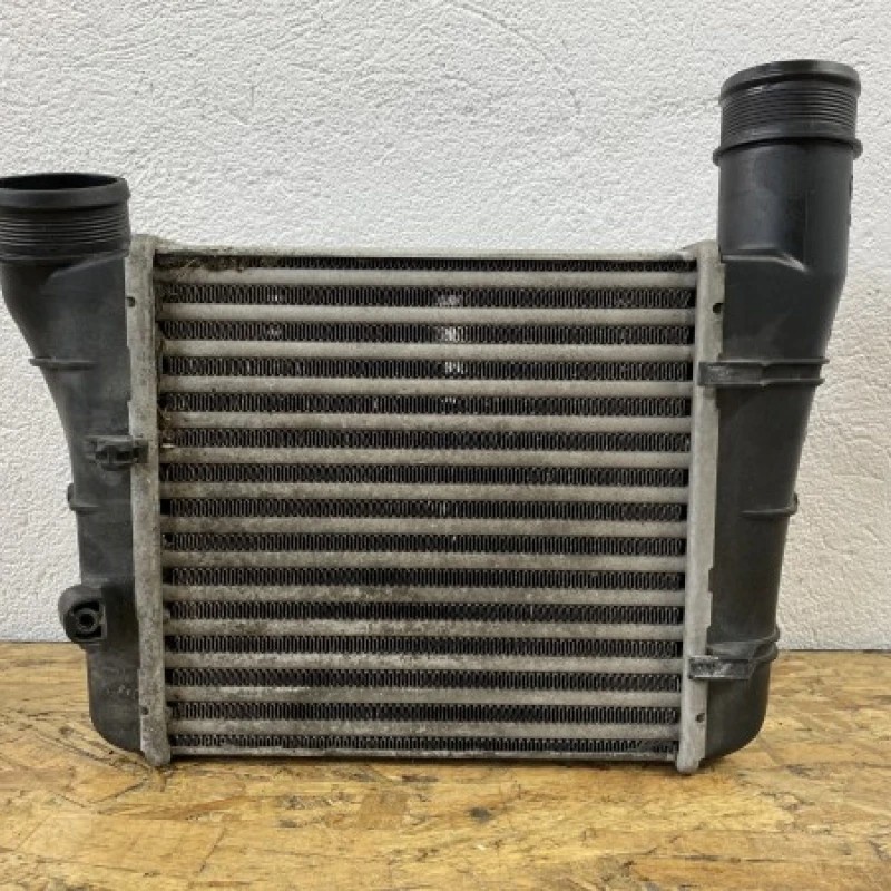 Radiator intercooler / Audi A4 B7 2007 / Motor, racire si evacuare