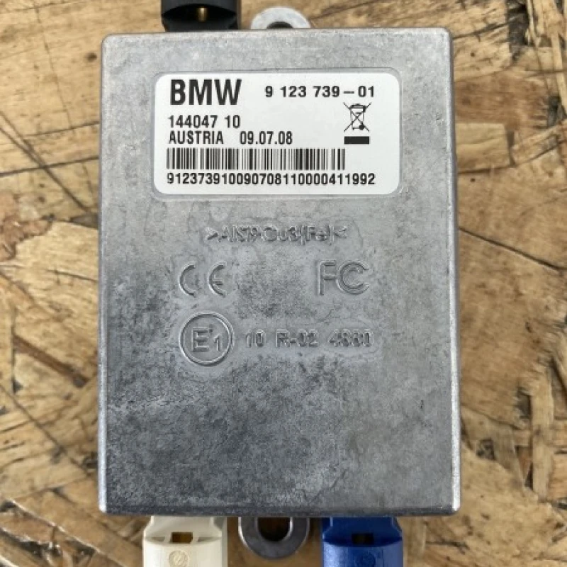 Hub USB / BMW Seria 1 E87 2008 / Audio si electronice