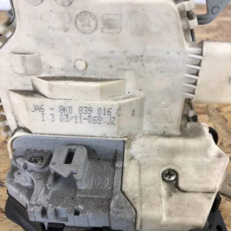 Iala broasca usa dreapta spate / Audi A5 8T 2011 / Caroserie, oglinzi si faruri