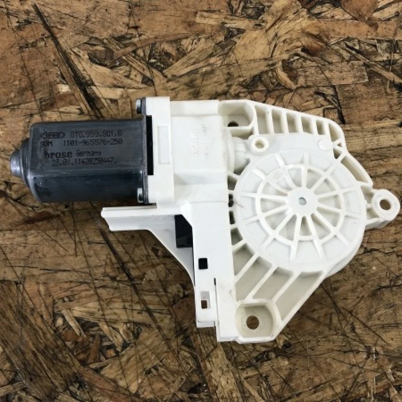 Motoras geam stanga fata / Audi A5 8T 2011 / Audio si electronice