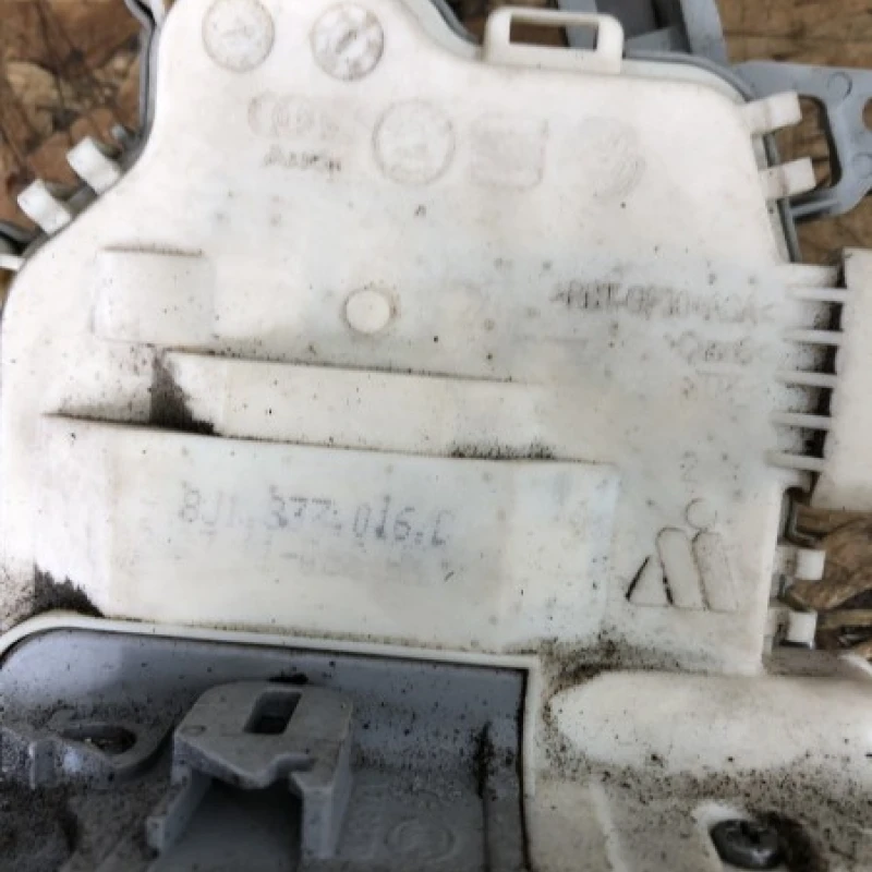 Iala broasca usa dreapta fata / Audi A5 8T 2011 / Caroserie, oglinzi si faruri