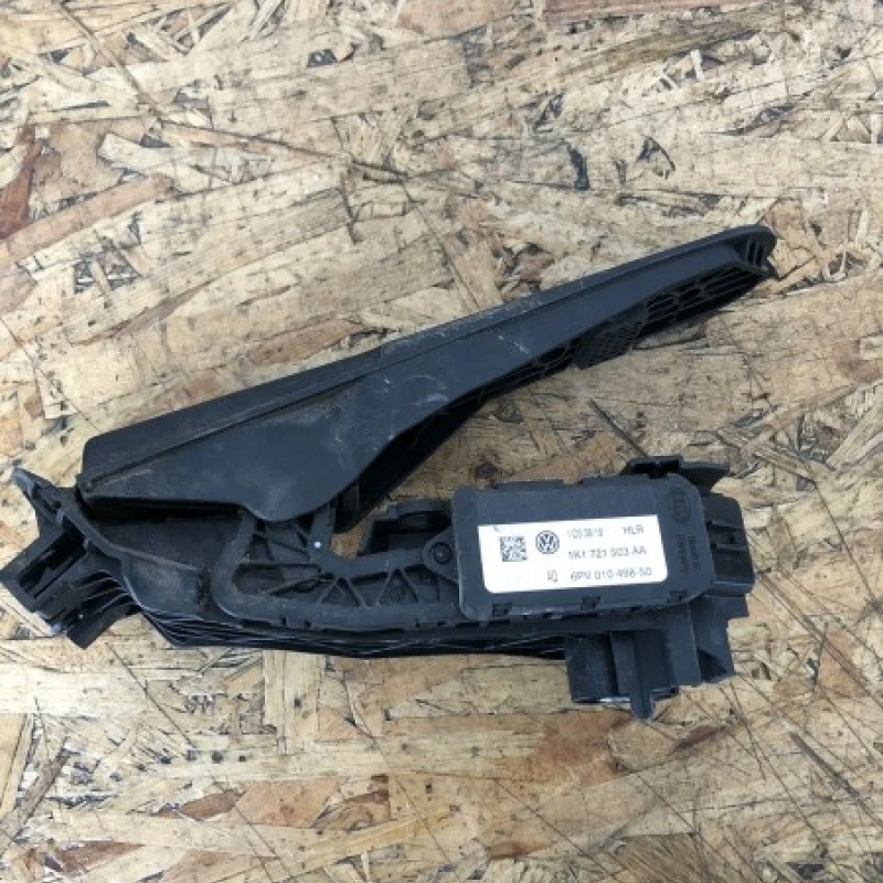 Pedala de acceleratie / Volkswagen Golf MK6 2009 / Motor, racire si evacuare