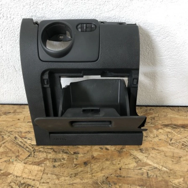Torpedou bord / Volkswagen Golf MK6 2009 / Caroserie, oglinzi si faruri
