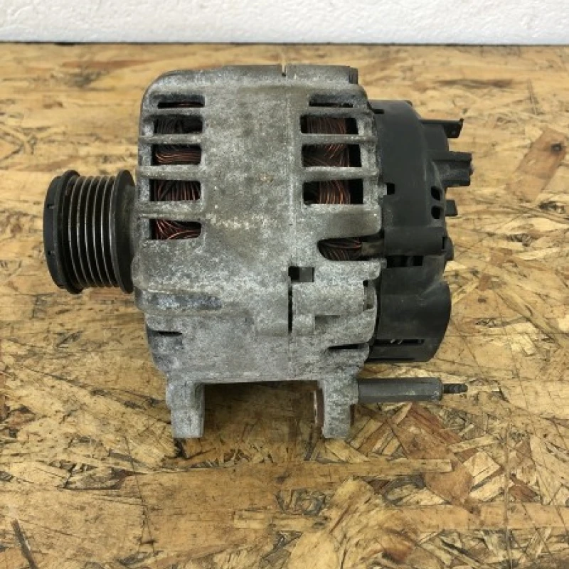 Alternator / Volkswagen Golf MK6 2009 / Audio si electronice