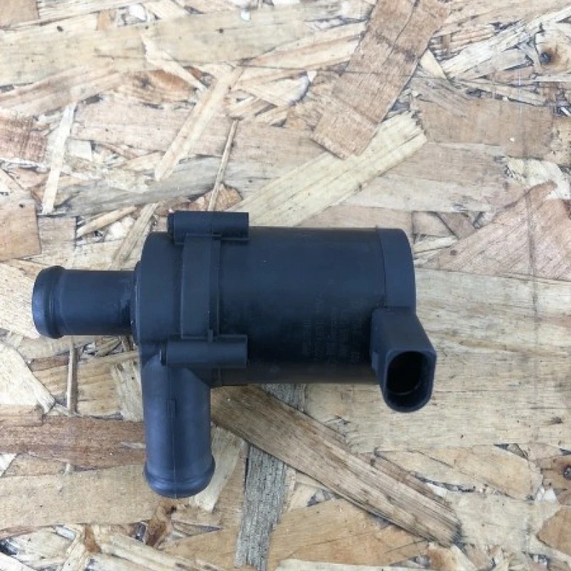 Pompa apa suplimentara / Audi A5 8T 2011 / Motor, racire si evacuare