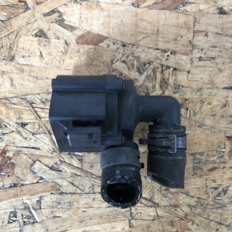 Pompa recirculare apa / Volkswagen Passat B7 2012 / Motor, racire si evacuare