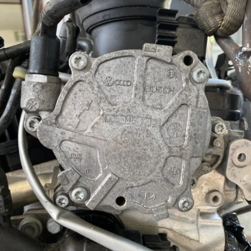 Pompa vaccum / Volkswagen Passat B7 2012 / Altele