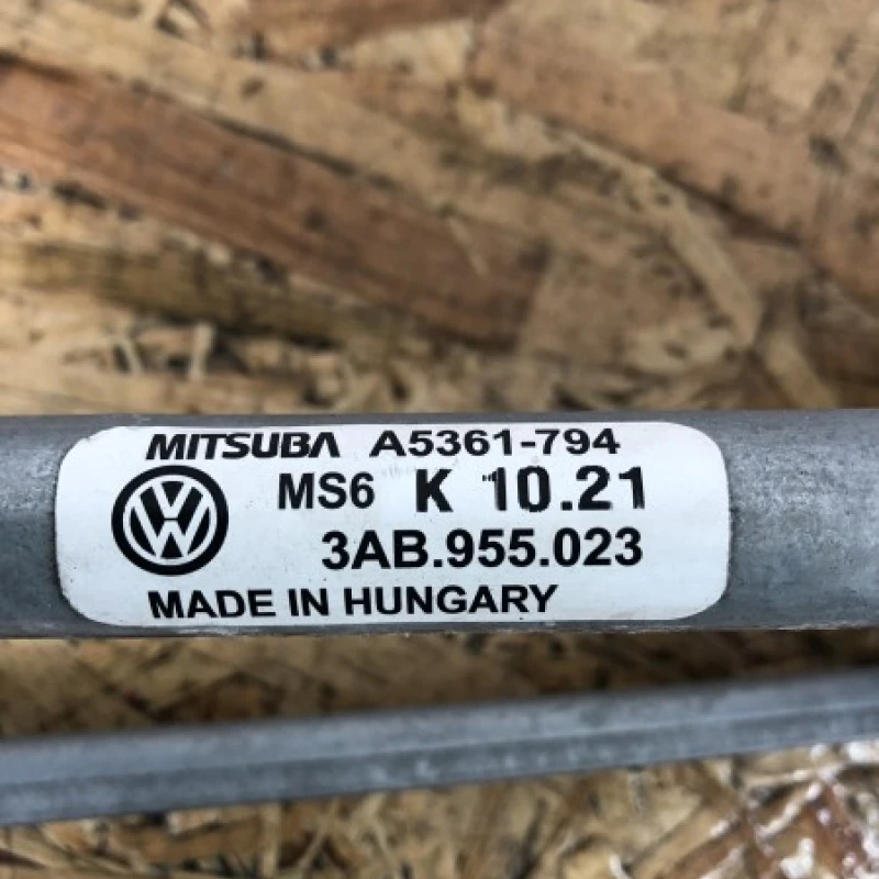 Ansamblu stergatoare / Volkswagen Passat B7 2012 / Caroserie, oglinzi si faruri